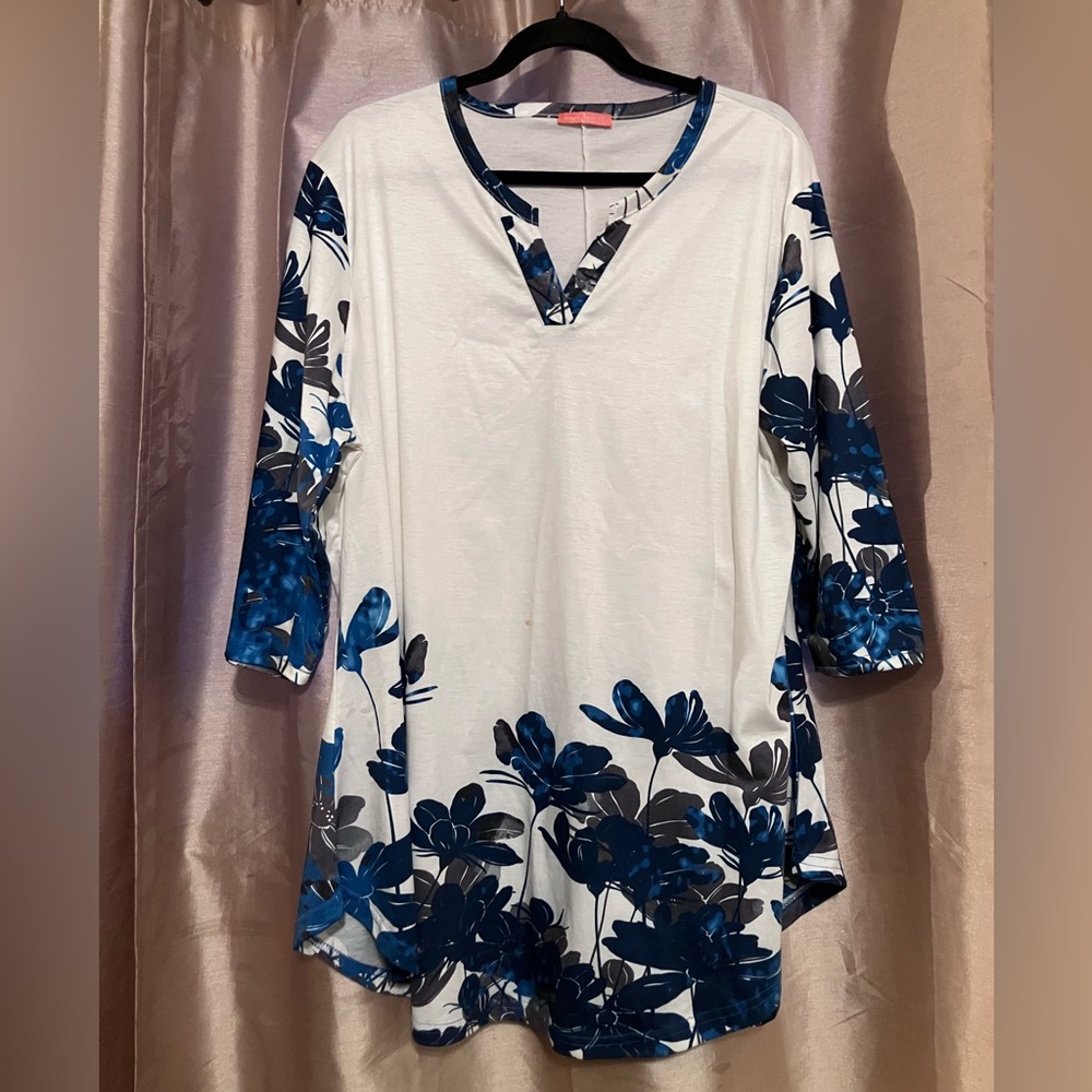 Simply Aster Blue and White Floral Tunic